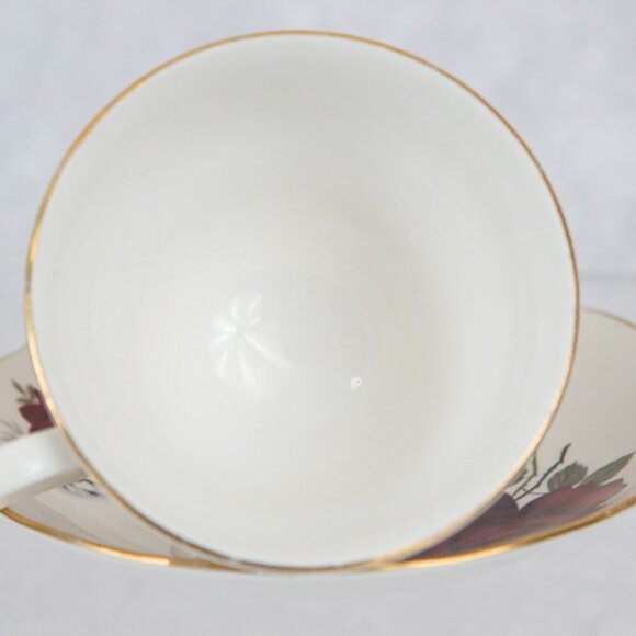 Vintage Queen Anne Bone China Cup and Saucer Pattern No. 8429 Made in En… - Picture 4 of 14